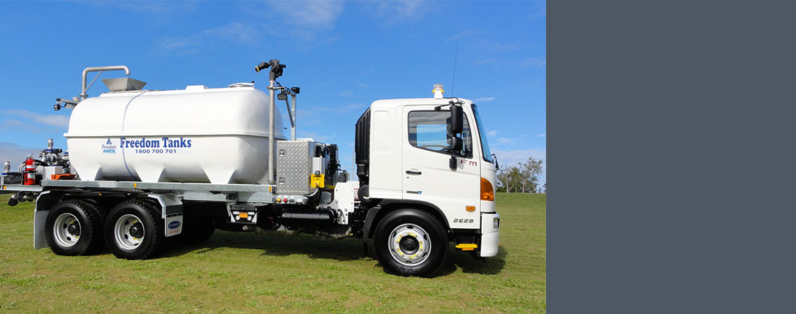 Liquid fertiliser tanks